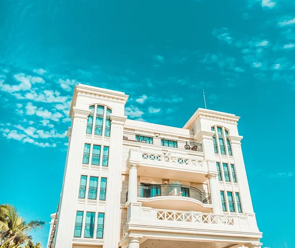 Townhouses & Modern Developments