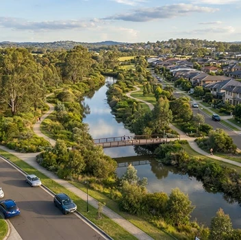 Caddies Creek & Local Streets