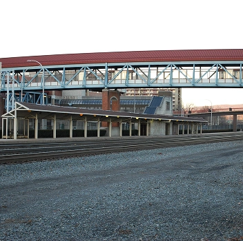Convenient Rail Connections