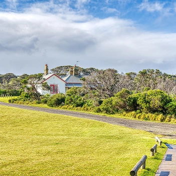 Lifestyle & Acreage Properties