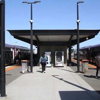 Caroline Springs Railway Station